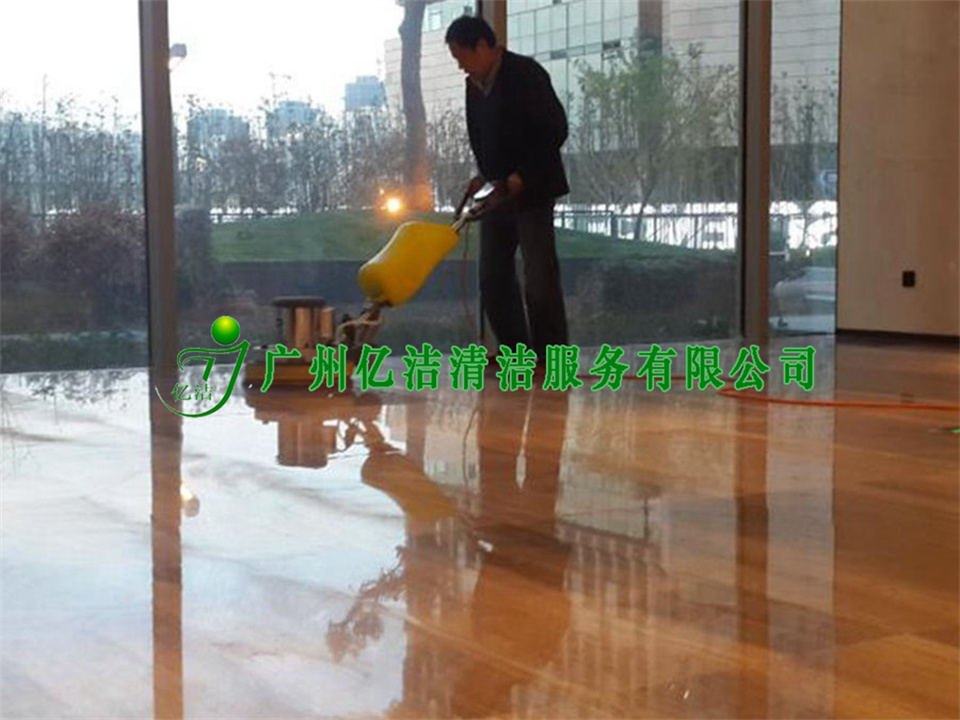 廣州強化地板需要打蠟嗎？